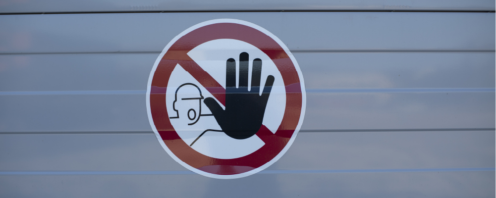 ercancías prohibidas con la señal de «prohibido el paso