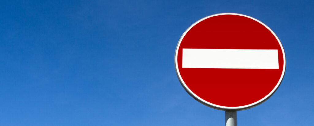 Imagen destacada [Productos inflamables con la señal de prohibido el paso